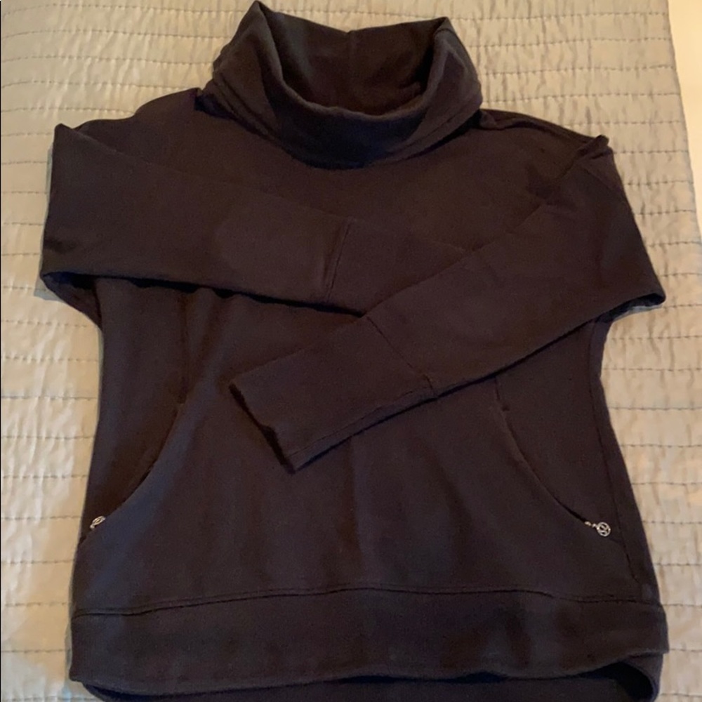 Black Lululemon sweatshirt